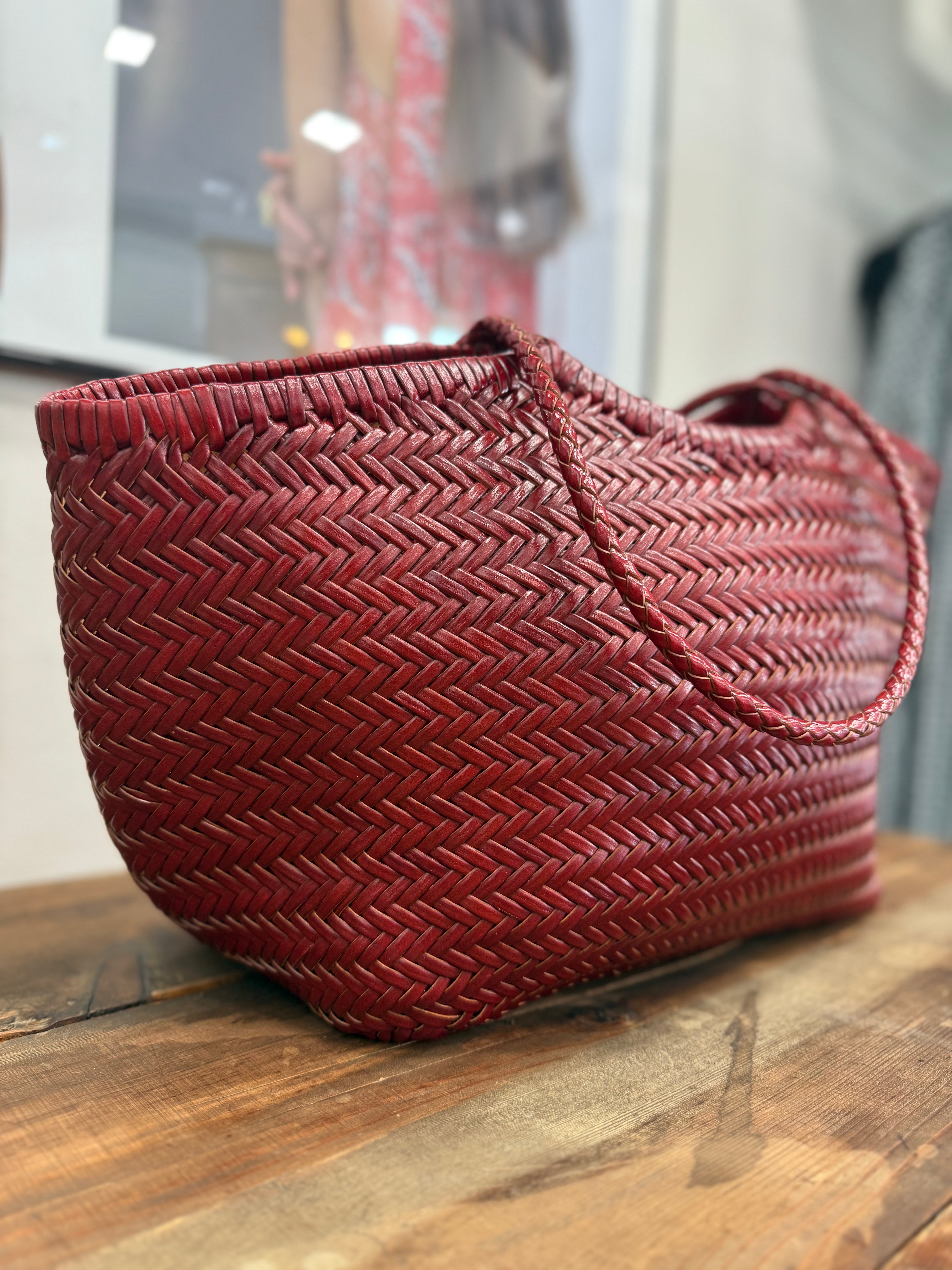 BOLSO DE PIEL TRENZADO